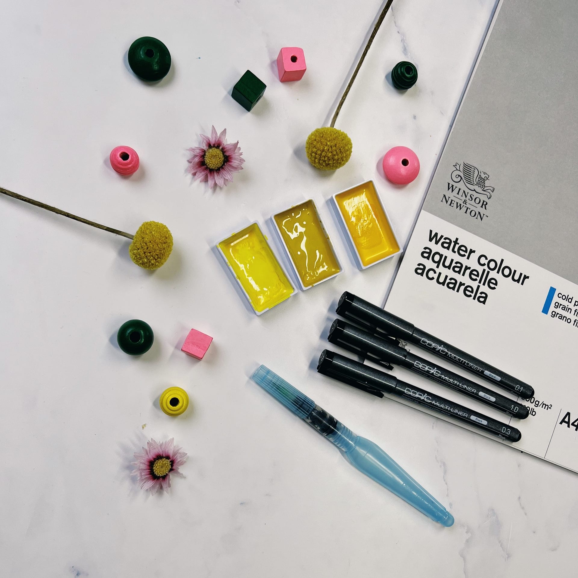 Supplies for the mindful semicircle pattern exercise
