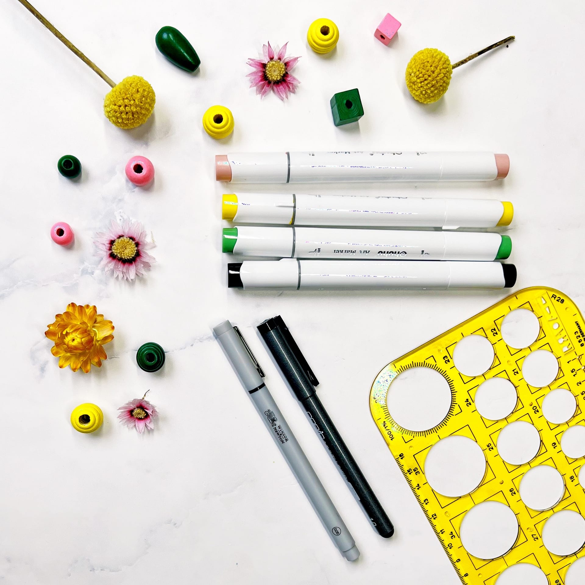Supplies for the mindful colors and lines exercise