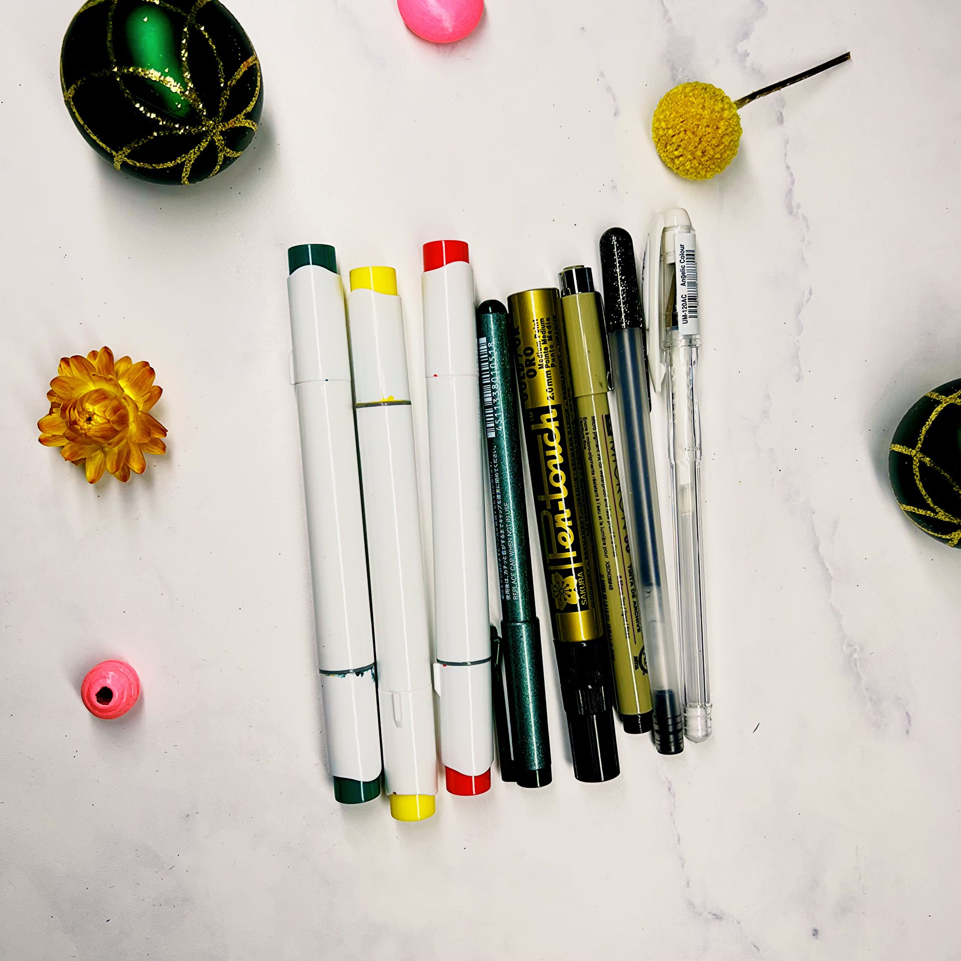Supplies for the Sketching Simple Christmas Presents exercise