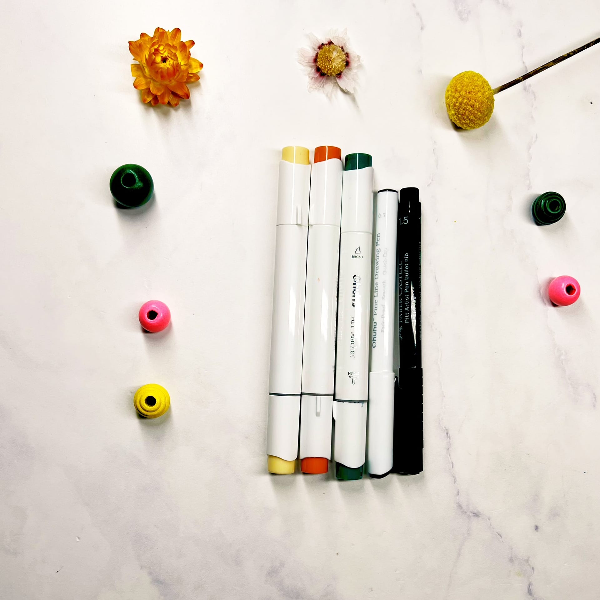 Supplies for this soothing neurographic drawing exercise
